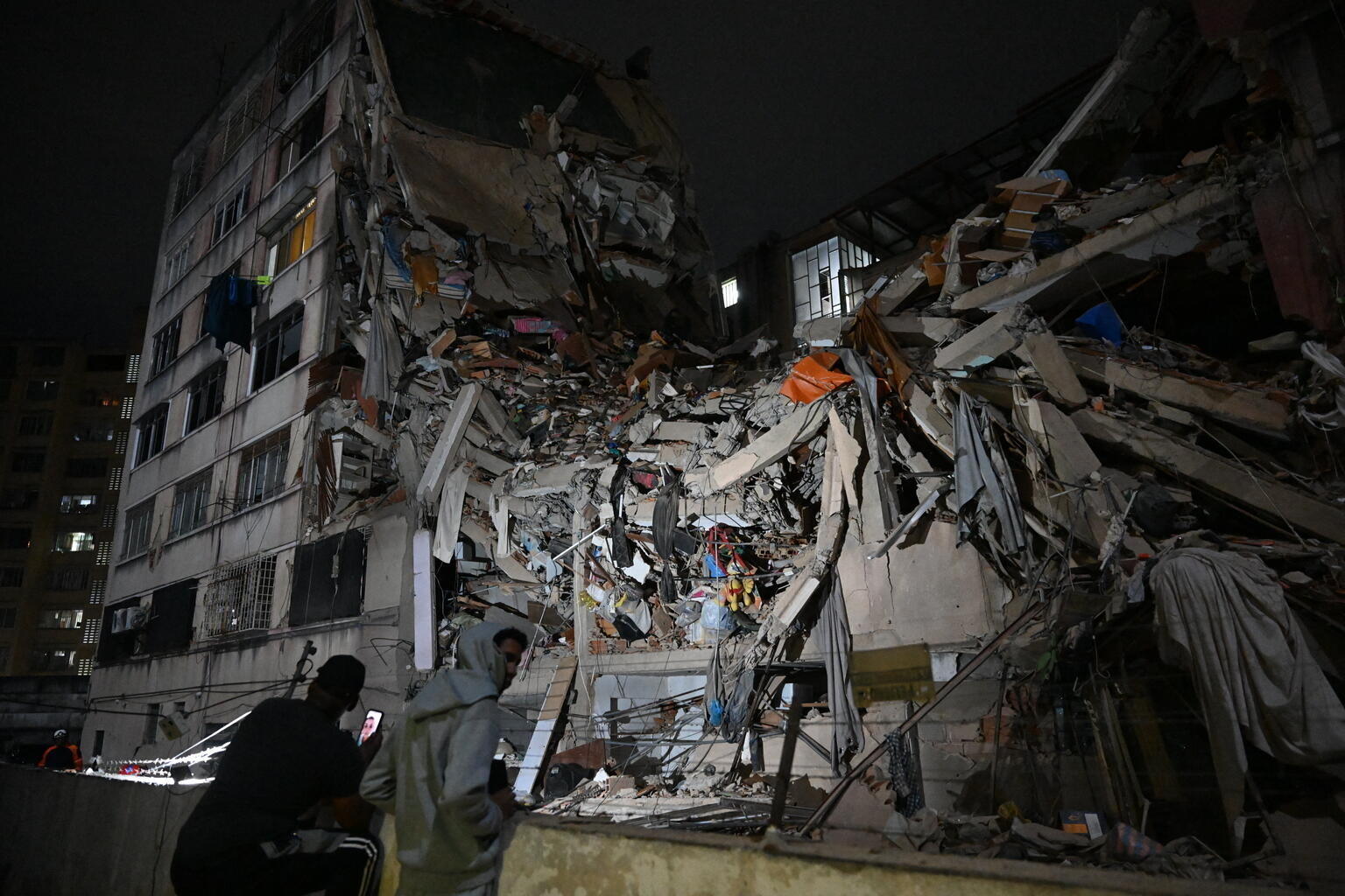UN0876166 (地震で崩れた建物).jpg