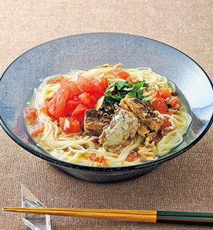 トマトと鯖缶のぶっかけそうめん