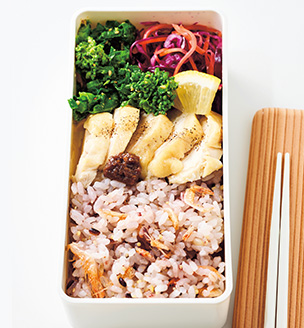 ヘルシーな蒸し鶏のおべんとう