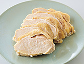 鶏むね肉の塩麹蒸し