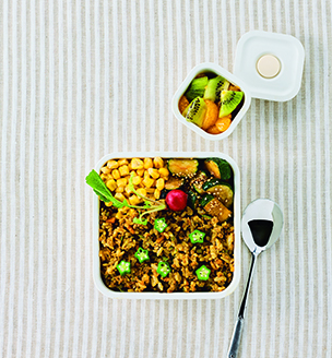 夏野菜を食べる ドライカレーべんとう